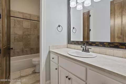 Bath - 606 Arbor Way, Brandon, MS 39047 photo 4 of 9