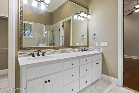 Bath - 606 Arbor Way, Brandon, MS 39047 photo 2 of 9
