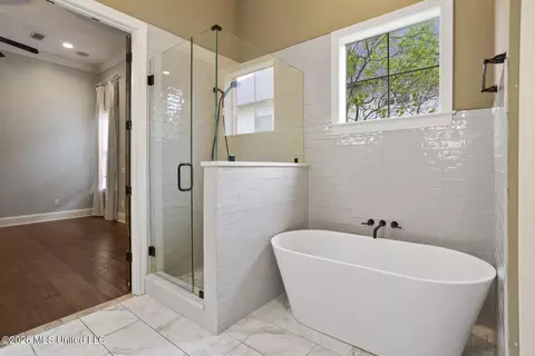 Bath - 606 Arbor Way, Brandon, MS 39047 photo 3 of 9