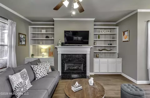 Living - 1406 Windrose Dr, Brandon, MS 39047 photo 2 of 3