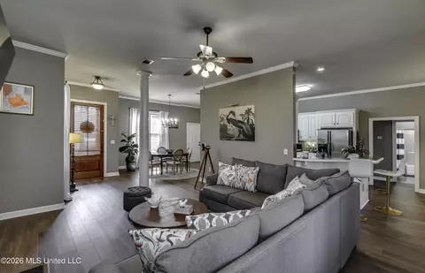 Entry Way - 1406 Windrose Dr, Brandon, MS 39047 photo 3 of 4