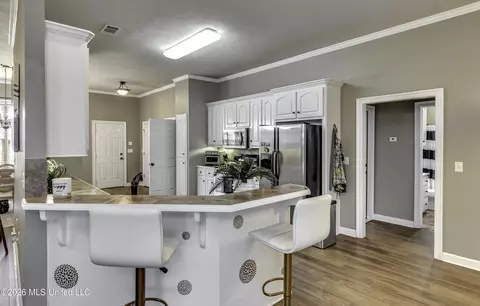 Kitchen - 1406 Windrose Dr, Brandon, MS 39047 photo 1 of 7