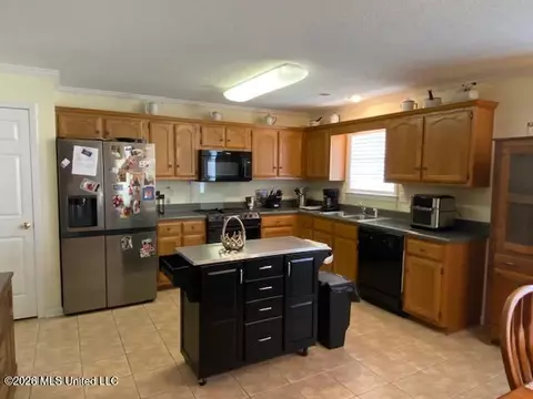 Kitchen - 1268 S Lake Dr, Hernando, MS 38632 photo 1 of 4