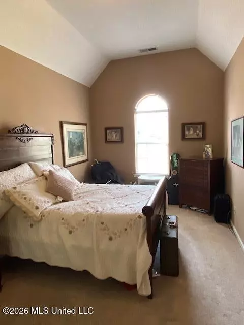 Bedroom - 1268 S Lake Dr, Hernando, MS 38632 photo 7 of 9