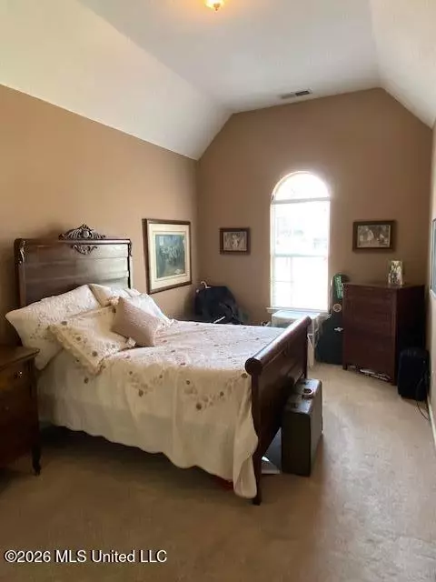 Bedroom - 1268 S Lake Dr, Hernando, MS 38632 photo 4 of 9