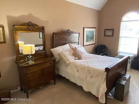 Bedroom - 1268 S Lake Dr, Hernando, MS 38632 photo 3 of 9