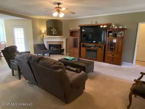 Living - 1268 S Lake Dr, Hernando, MS 38632 photo 1 of 1