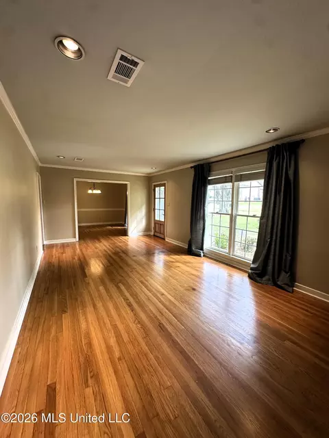 Living - 4233 Brussels Dr, Jackson, MS 39211 photo 1 of 3