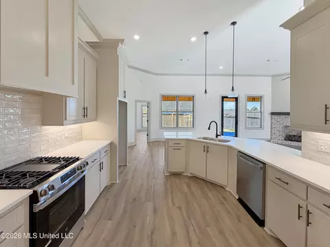 Kitchen - 134 Palace Xing, Flowood, MS 39232 photo 4 of 4