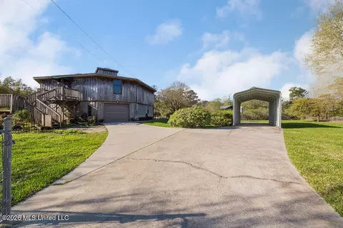 5145 Tampa Dr, Pearlington, MS 39572