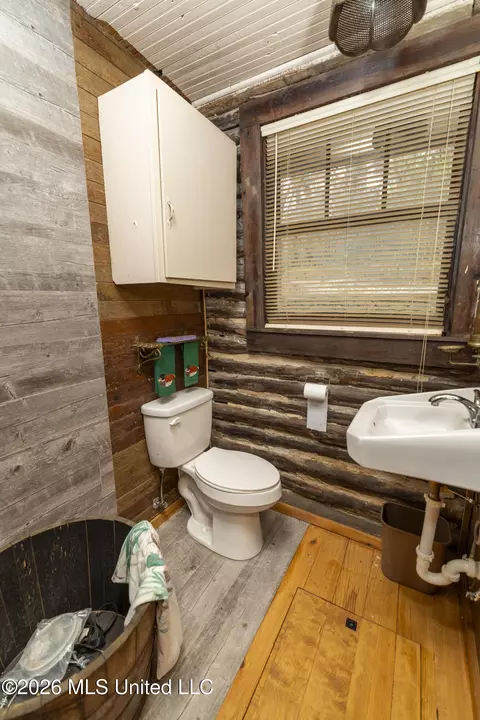 Bath - 152 Cedar Hill Ln, Flora, MS 39071 photo 1 of 1