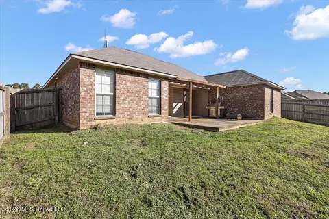 Exterior - 526 Brighton Trl, Florence, MS 39073 photo 6 of 8