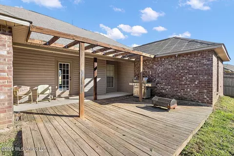 Exterior - 526 Brighton Trl, Florence, MS 39073 photo 5 of 8