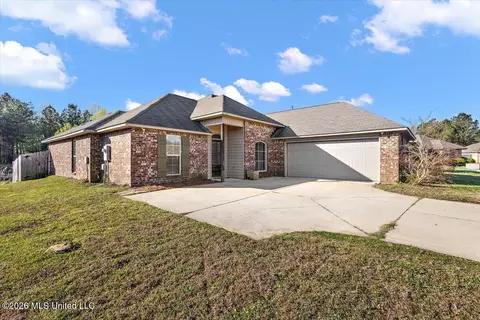Exterior - 526 Brighton Trl, Florence, MS 39073 photo 2 of 8