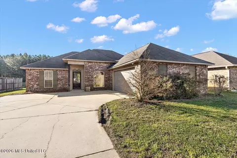 526 Brighton Trl, Florence, MS 39073
