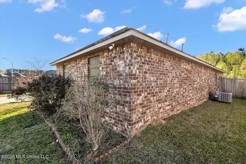 Exterior - 526 Brighton Trl, Florence, MS 39073 photo 3 of 8