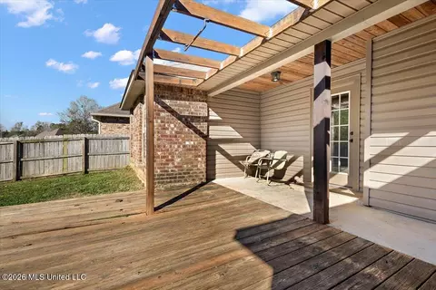 Exterior - 526 Brighton Trl, Florence, MS 39073 photo 4 of 8