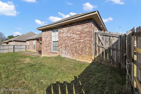 Exterior - 526 Brighton Trl, Florence, MS 39073 photo 7 of 8