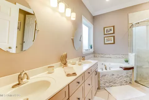 Bath - 6446 Kome Dr, Diamondhead, MS 39525 photo 1 of 3