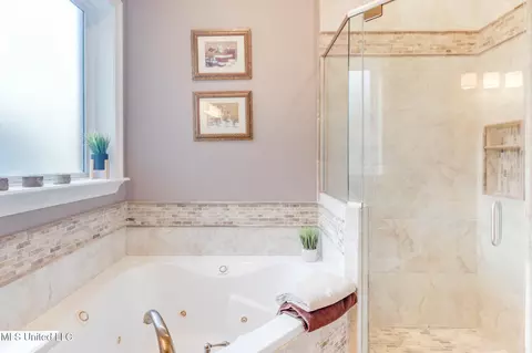 Bath - 6446 Kome Dr, Diamondhead, MS 39525 photo 2 of 3