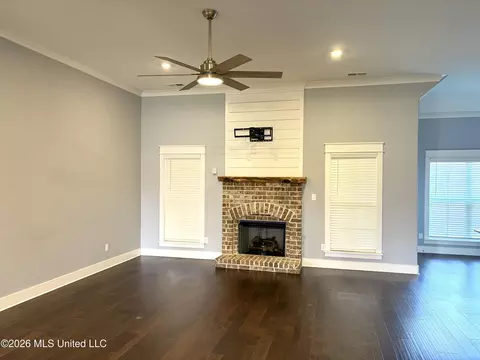 Living - 1657 Carlee Dr, Hernando, MS 38632 photo 1 of 1