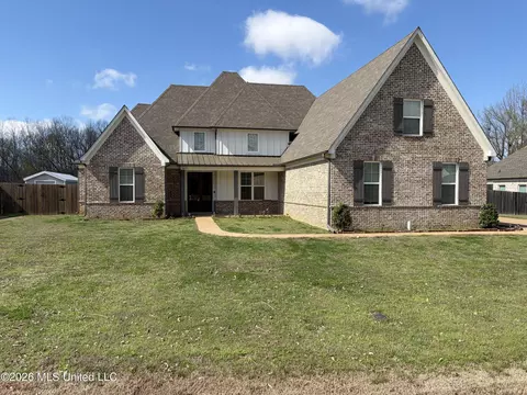 Exterior - 1657 Carlee Dr, Hernando, MS 38632 photo 2 of 5