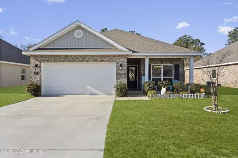 80 Saltmeadow Cir, Ocean Springs, MS 39564
