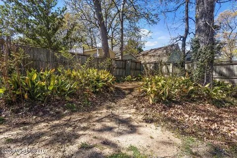Exterior - 1618 Pear Orchard Pl, Jackson, MS 39211 photo 6 of 10