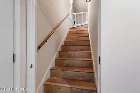 Entry Way - 1618 Pear Orchard Pl, Jackson, MS 39211 photo 7 of 7