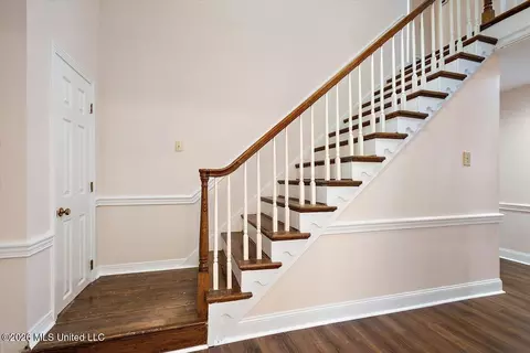 Entry Way - 1618 Pear Orchard Pl, Jackson, MS 39211 photo 1 of 7