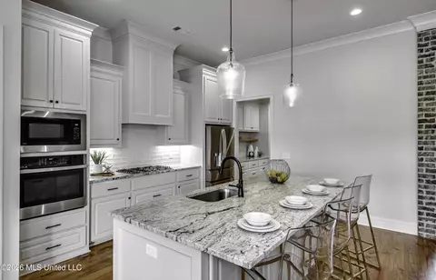 Kitchen - 913 Waters Edge, Brandon, MS 39047 photo 1 of 6