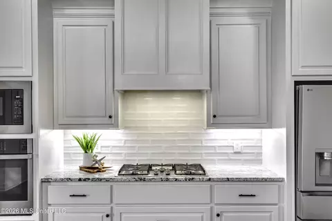 Kitchen - 913 Waters Edge, Brandon, MS 39047 photo 6 of 6