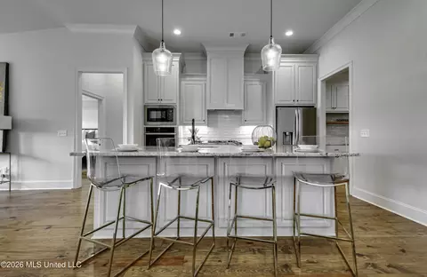 Kitchen - 913 Waters Edge, Brandon, MS 39047 photo 2 of 6