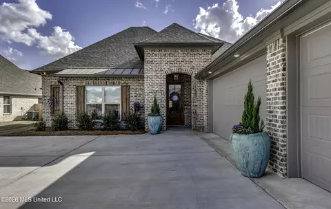 913 Waters Edge, Brandon, MS 39047