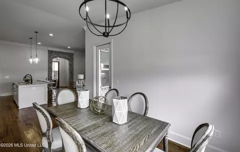 Dining - 913 Waters Edge, Brandon, MS 39047 photo 3 of 4