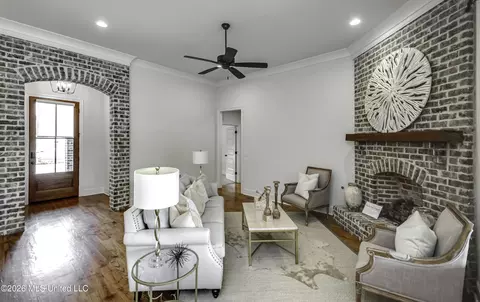 Living - 913 Waters Edge, Brandon, MS 39047 photo 2 of 2