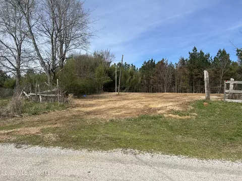 778 Rebecca Dr, Byhalia, MS 38611