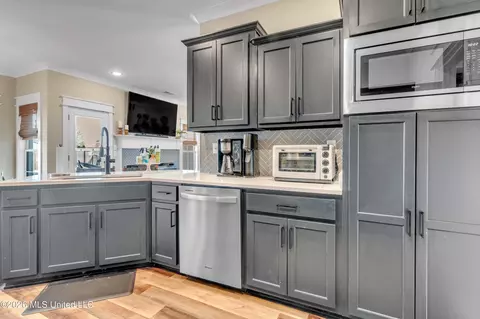 Kitchen - 1428 Brayden Ln, Hernando, MS 38632 photo 3 of 3