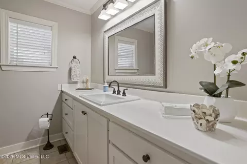Bath - 1436 Robert Dr, Jackson, MS 39211 photo 1 of 3