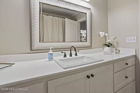 Bath - 1436 Robert Dr, Jackson, MS 39211 photo 2 of 3