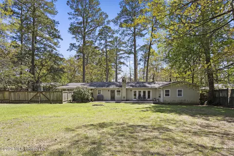 Exterior - 1436 Robert Dr, Jackson, MS 39211 photo 8 of 9
