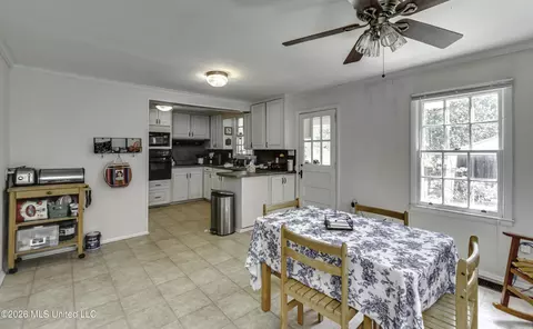Dining - 2117 Riverside Dr, Jackson, MS 39202 photo 4 of 5