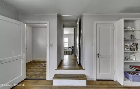Entry Way - 2117 Riverside Dr, Jackson, MS 39202 photo 4 of 6