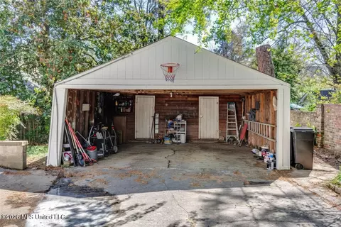 Exterior - 2117 Riverside Dr, Jackson, MS 39202 photo 10 of 11