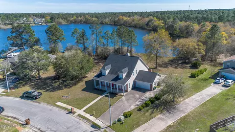 11912 Summerhaven Cir, Gulfport, MS 39503