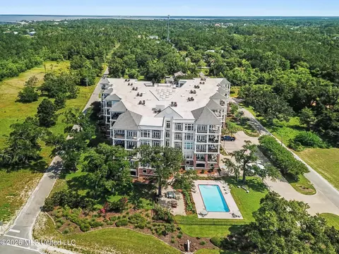 1100 W Beach Blvd #207, Pass Christian, MS 39571