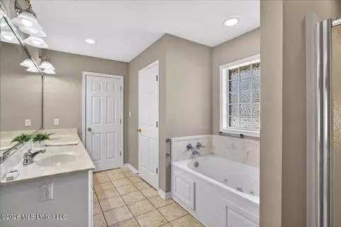Bath - 521 Avalon Ave, Mccomb, MS 39648 photo 1 of 2