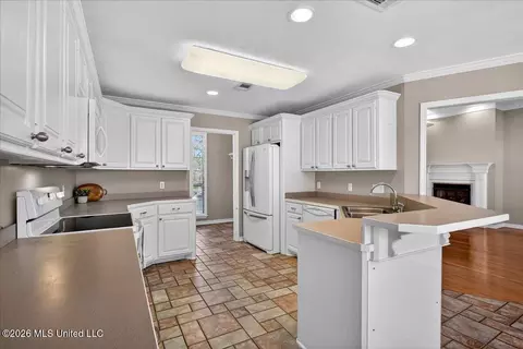Kitchen - 521 Avalon Ave, Mccomb, MS 39648 photo 1 of 2