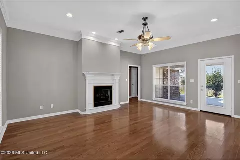 Living - 521 Avalon Ave, Mccomb, MS 39648 photo 1 of 2