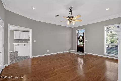 Living - 521 Avalon Ave, Mccomb, MS 39648 photo 2 of 2